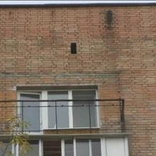 Остекление балкона на последнем этаже с монтажом крыши. Остекление балкона на последнем этаже с монтажом крыши.