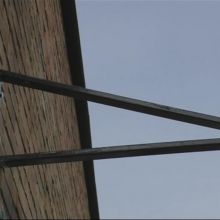 Силовой каркас навеса состоит из ферм, сваренных из профильной трубы прямоугольного сечения 25х40 мм Силовой каркас навеса состоит из ферм, сваренных из профильной трубы прямоугольного сечения 25х40 мм