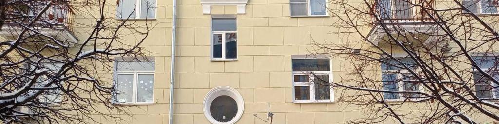 В т-образных окно разное количество открывающихся створок